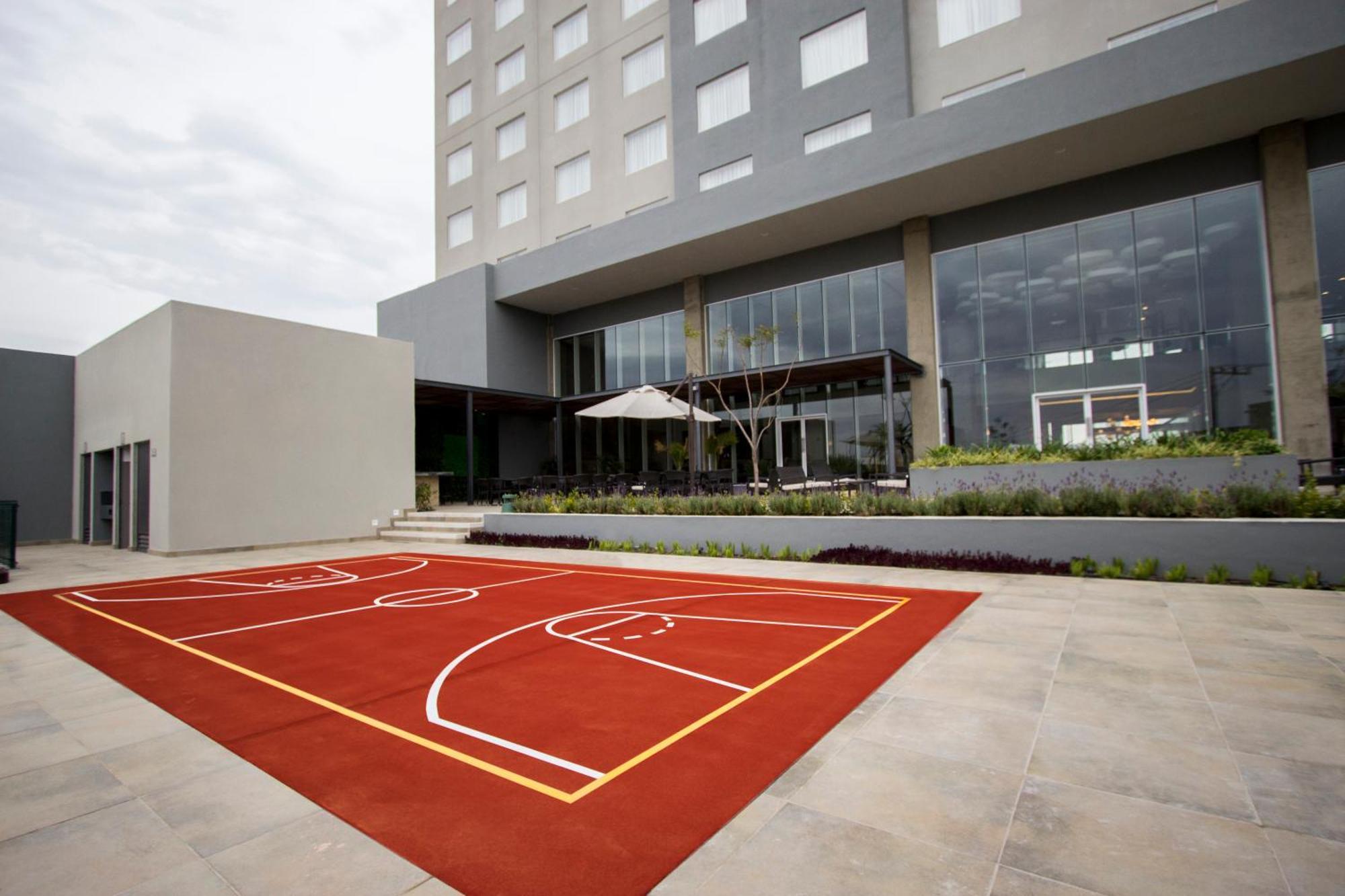 Fiesta Inn Suites Aeropuerto Del Bajio Silao Exterior photo